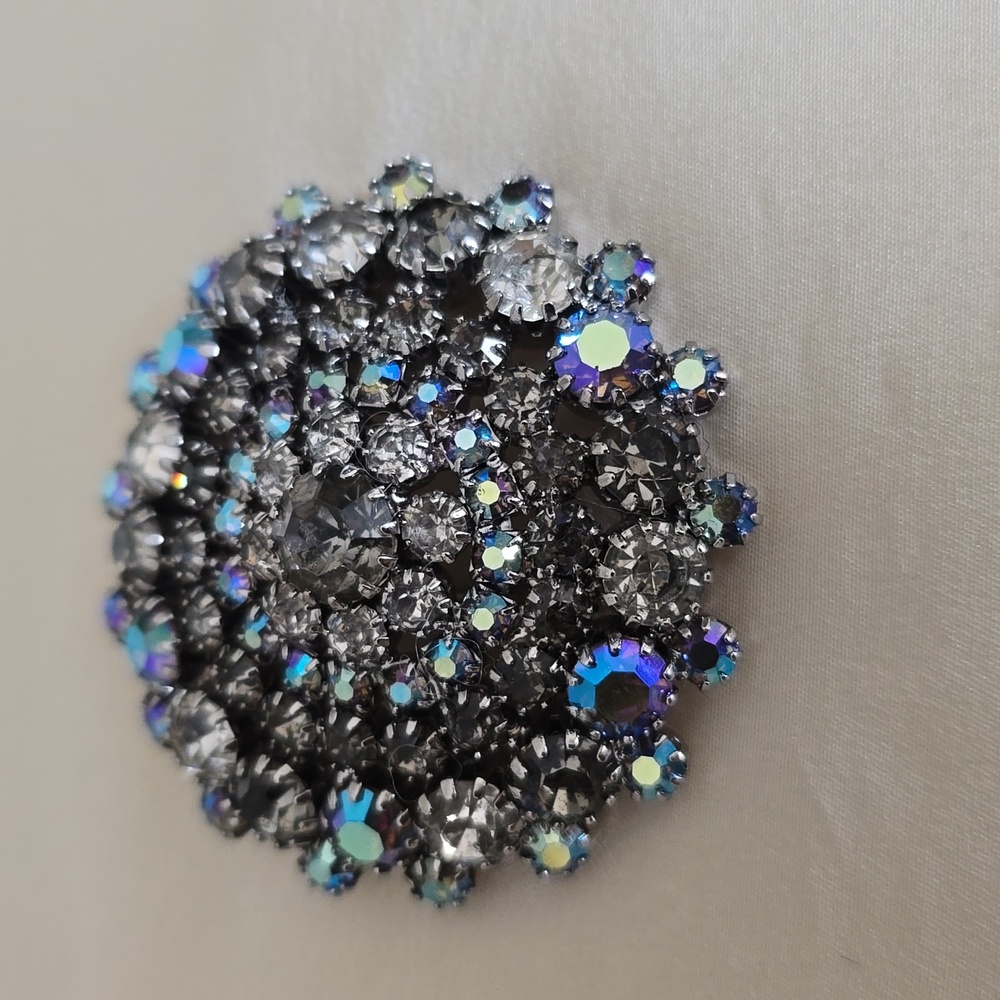Vintage Weiss Large Elegant Aurora Borealis Crystal Brooch - Picture 9 of 9